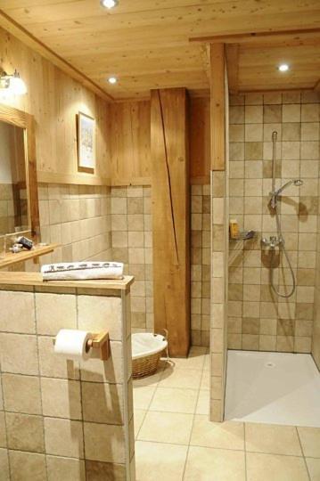La Ferme D Emilienne Bed & Breakfast Sallanches Room photo