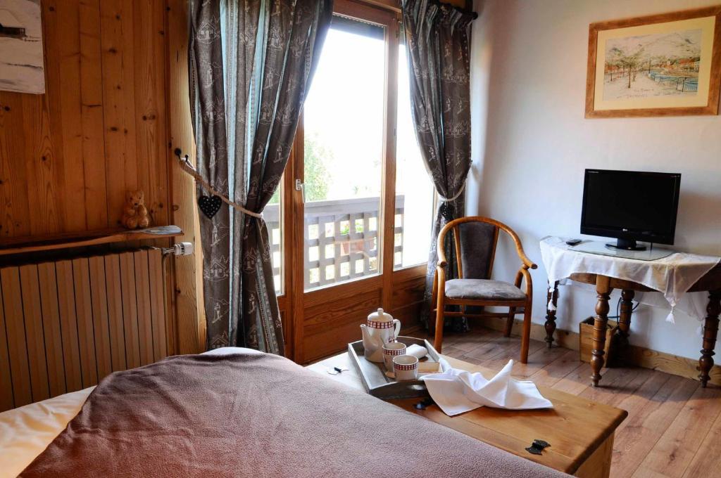 La Ferme D Emilienne Bed & Breakfast Sallanches Room photo