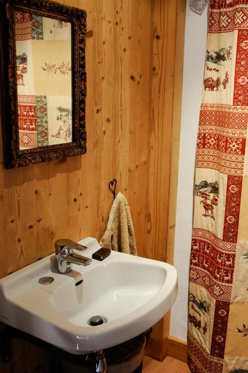 La Ferme D Emilienne Bed & Breakfast Sallanches Room photo